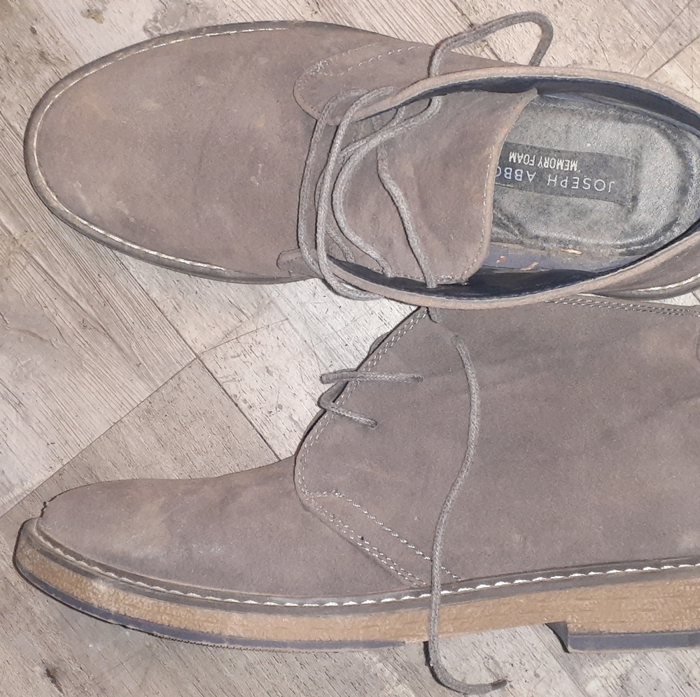 Joseph Abboud Size 8 "Travis" Suede Chukka Boots